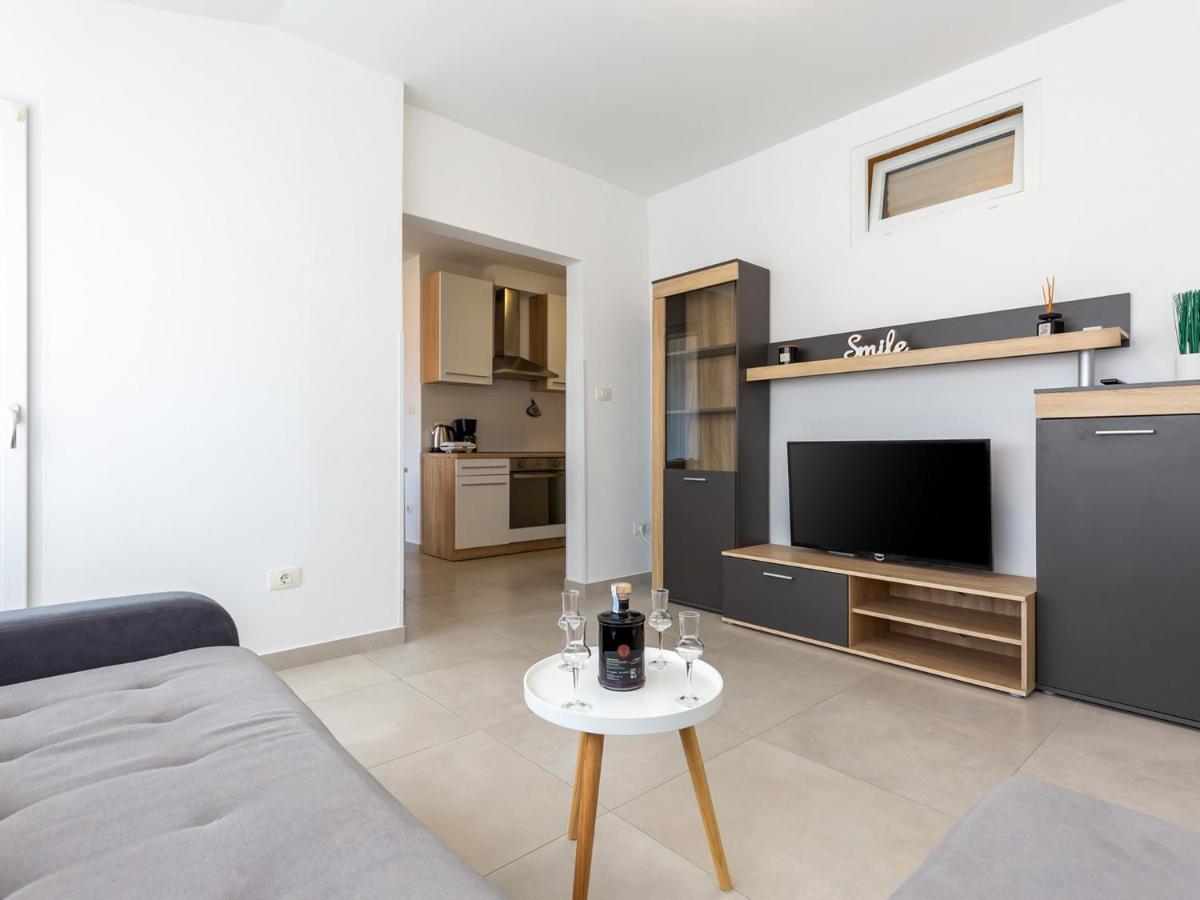 Amoroso Apartment 200M From Sea Poreč Dış mekan fotoğraf
